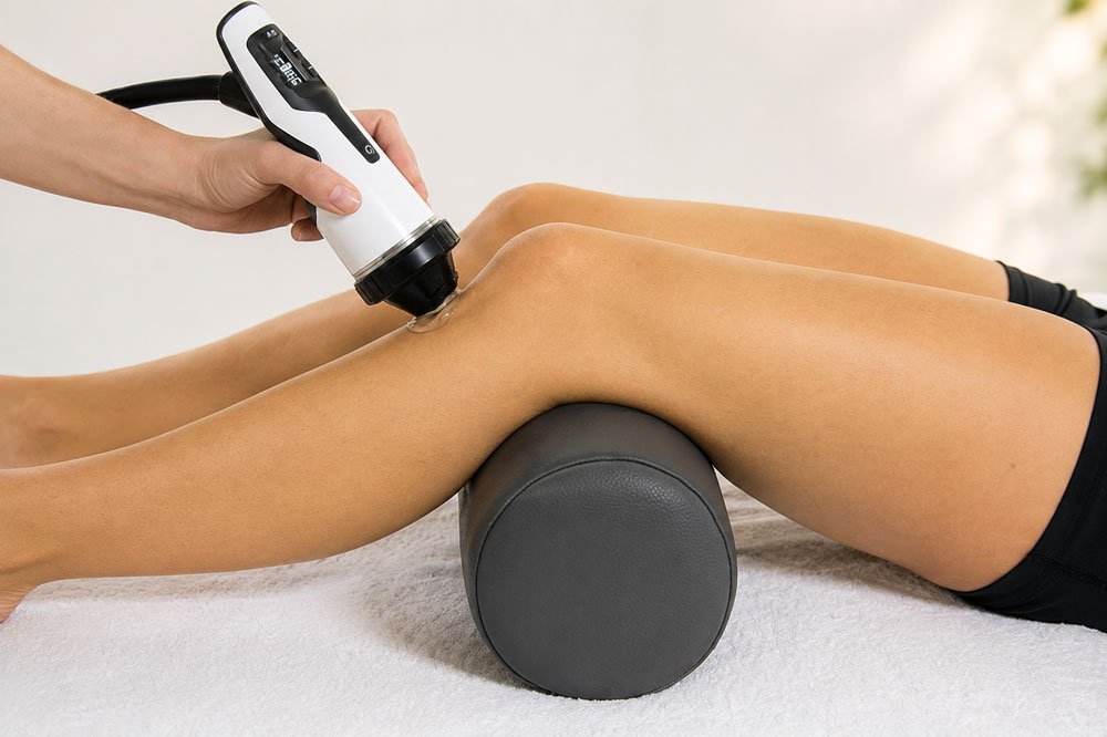 Fokussierte Stoßwellenbehandlung am Knie bei Patellaspitzensyndrom und Läuferknie